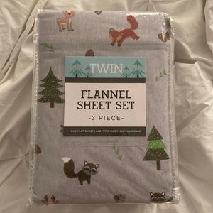 Twin flannel sheet set
